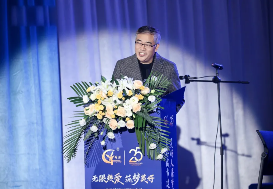 雄港玻璃3.png